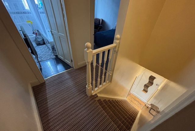 97, Summer Lane , Barnsley photo 5