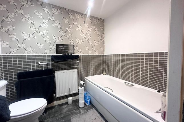 32 Upper Brook Court, Greenbrook Road, Burnley photo 5