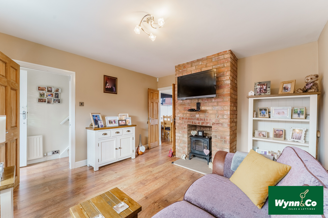 14, Greenmoor Close, Wakefield photo 4