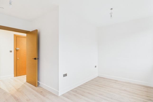 Flat 15, Tricorn House, Westward Road, Stroud photo 2