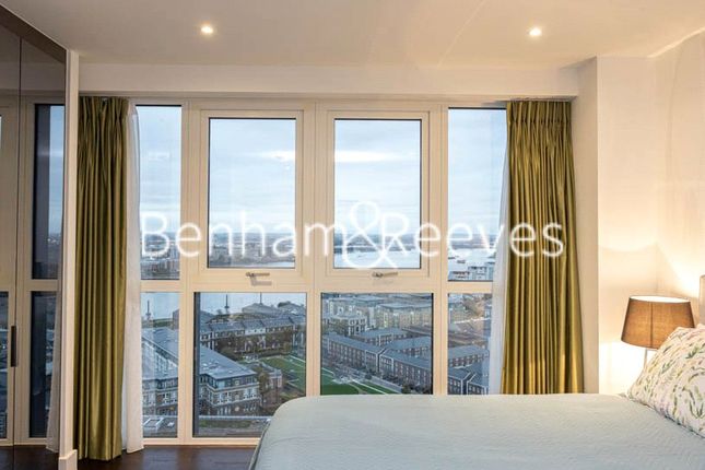 Flat 122, Duncombe House, 15, Victory Parade, London photo 3