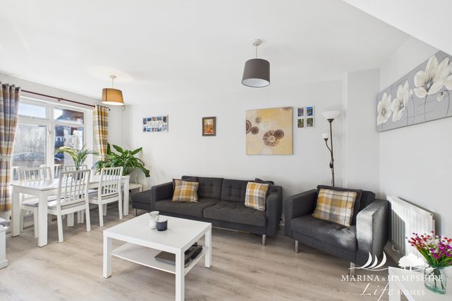 10, Tintagel Way, Portsmouth photo 2