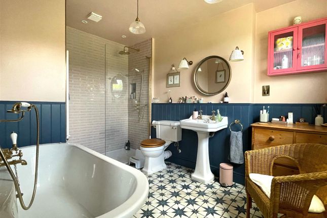 Bathroomnew.Jpg