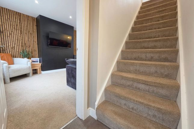 9, Churchfield Avenue, Barnsley photo 2