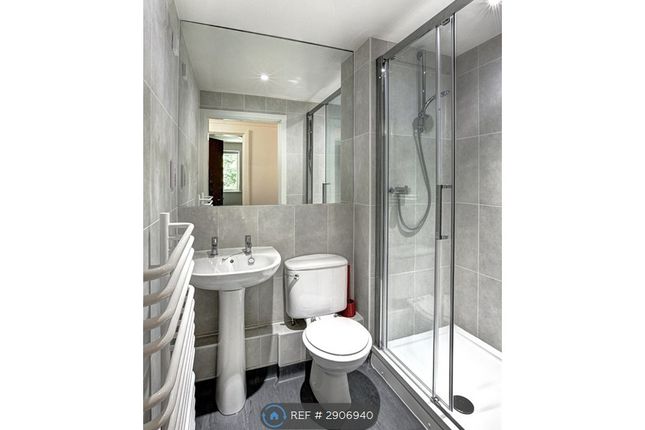 Flat, Arwen Lodge Sparkford Close, Winchester photo 4