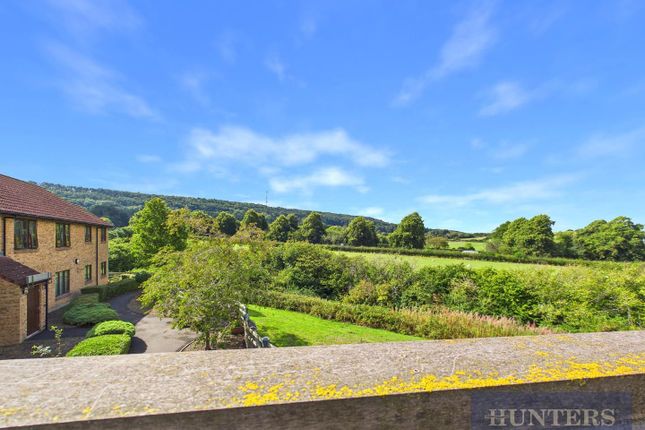55, Plaxton Court, Scarborough photo 3