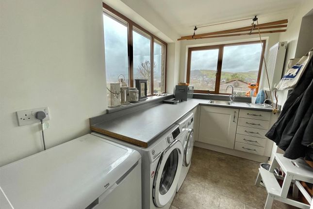 Semi-detached house to rent in St. Peters Road, Buxton