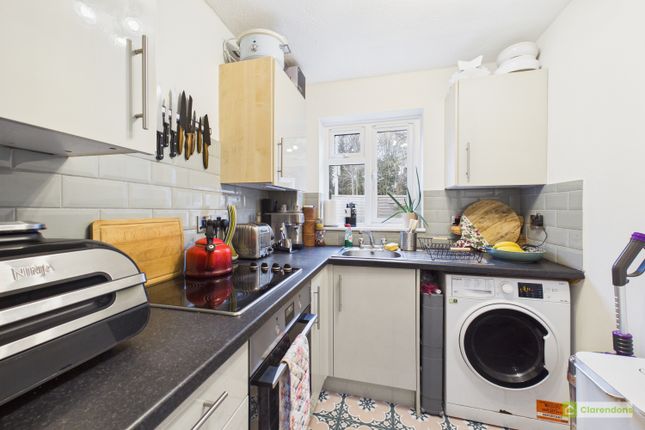 1, Rookwood Close, Uckfield photo 3