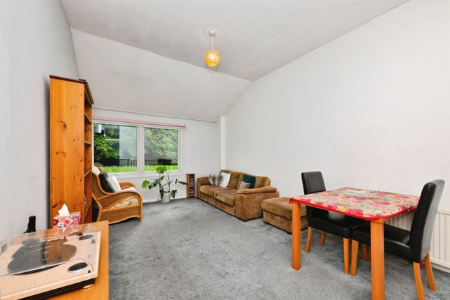 63, Hoddesdon Road, Ware photo 2