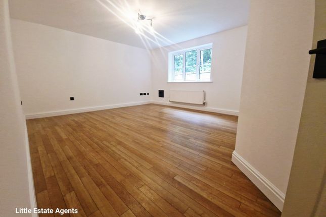 50, Delph Hollow Way, St. Helens photo 2