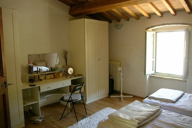 Farmhouse for sale in Camporeggiano, Gubbio, Perugia, Umbria, Italy