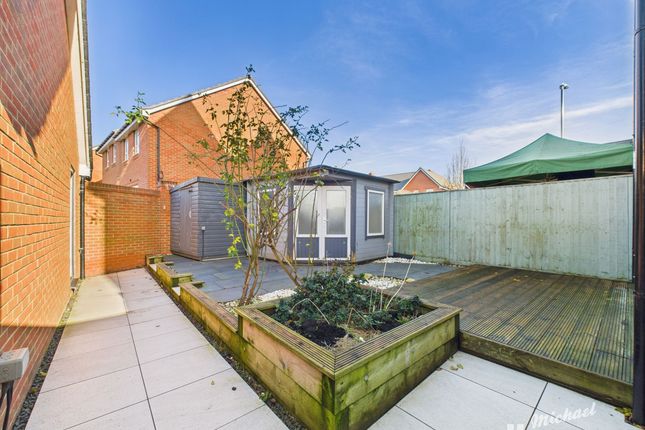 19 Nutmeg Close, Aylesbury photo 3