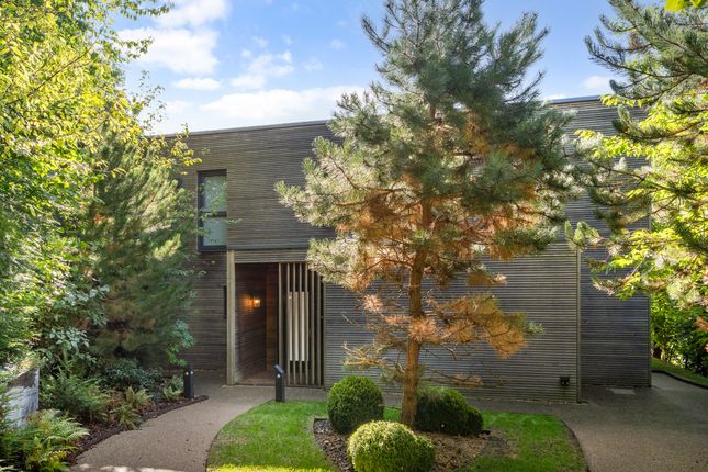 3 Bedroom House in GL7 3FX