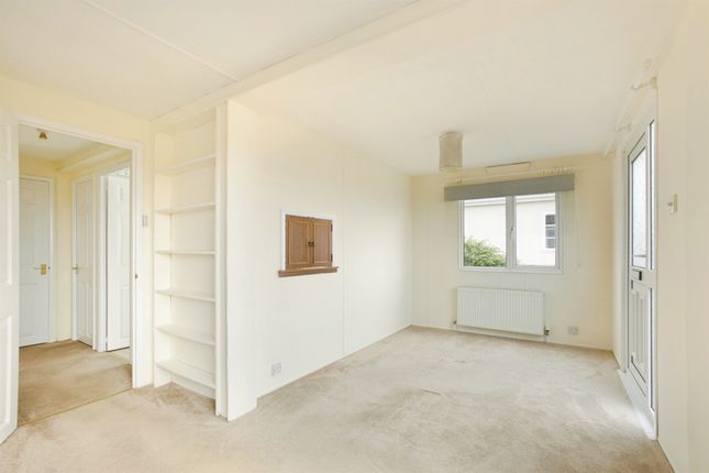 19a, Bungalow Park, Holders Road, Salisbury photo 4