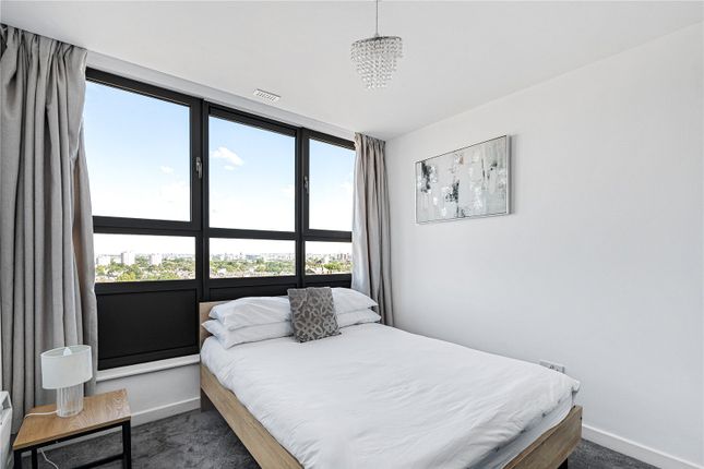Flat 615, Courtenay House, 9, New Park Road, London photo 2