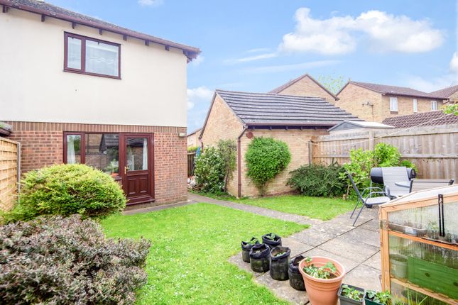 Semi-detached house for sale in Spindleside, Bicester