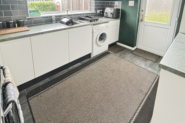 86, Hawthorn Avenue, Cherry Willingham photo 2