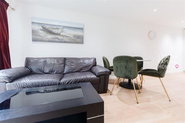 Flat 17, Fermont House 15, Beaufort Square, London photo 2