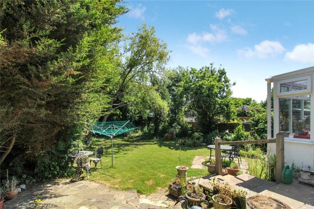 8, St. James Gardens, Essex photo 4