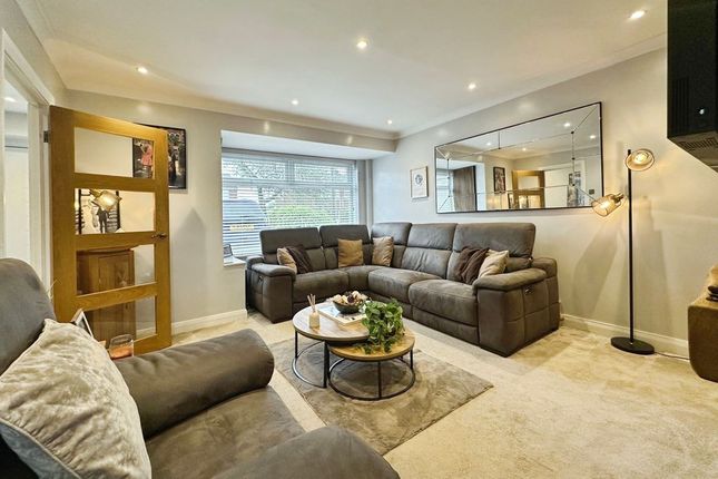 9, Derwent Close, Culcheth photo 3