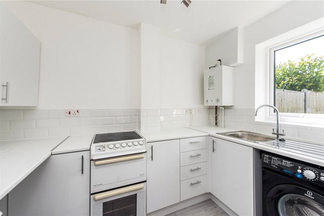23, Glebelands, Surrey photo 3