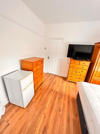 Room to rent in Whitchurch Lane, Edgware