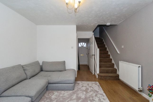 44, Southfield Close, Greater Manchester photo 4
