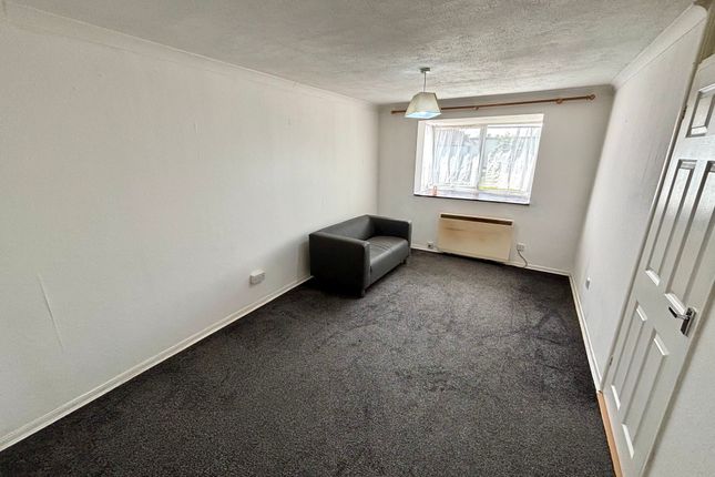 88 Braithwaite Avenue, Romford photo 3