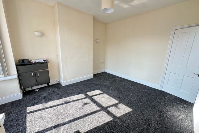 27, Wolverhampton photo 2