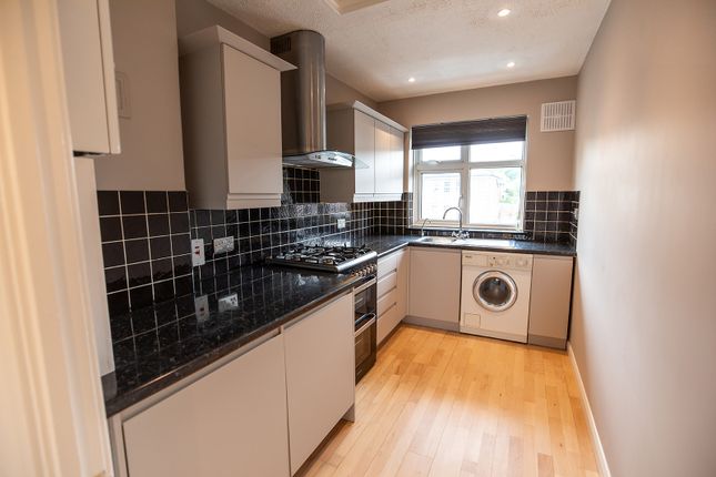 9, Sandown Court, High Street, Esher photo 5