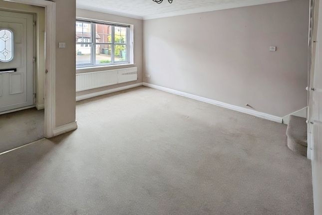 104, Couzens Close, Bristol photo 2