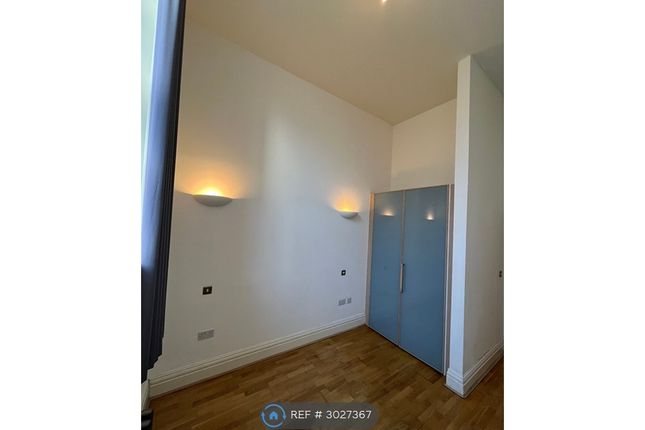 Apartment, Balfour House Forfar Road, London photo 5