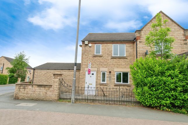 Thumbnail Town house for sale in Pasture View, Ackworth, Pontefract