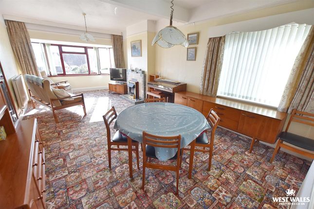 43, Hayston Avenue, Milford Haven photo 3