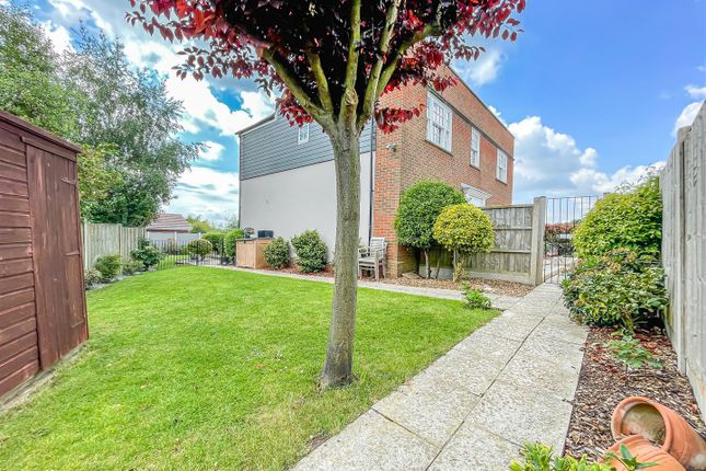 9, Ashingdon Heights, Rochford photo 4