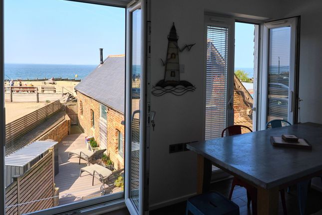 2 Pearsons Cottages Sea Wall, Whitstable photo 2