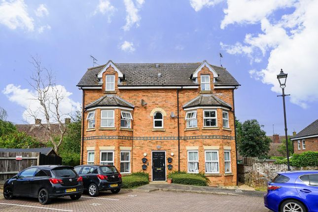 Thumbnail Flat for sale in James Villa, Gilbert Mews, Leighton Buzzard