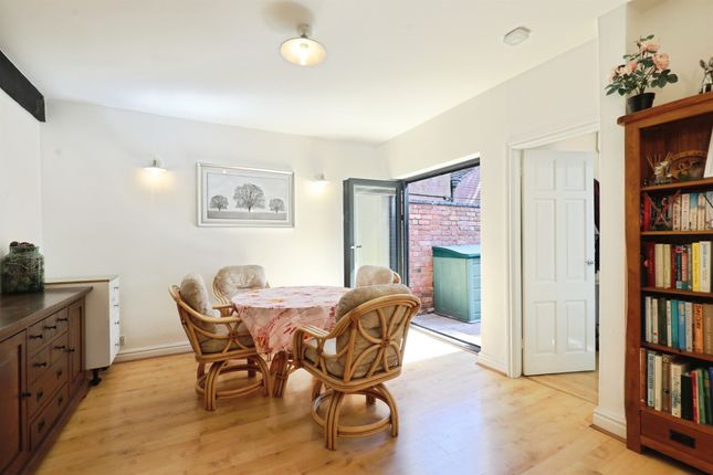 9, Bridge Street, Warwick photo 3