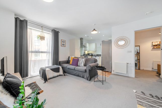 35 Beadle Place,, Callender Road, Erith photo 3