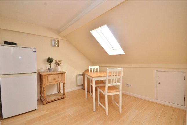 Flat 9,, Warwick House, Theale photo 4