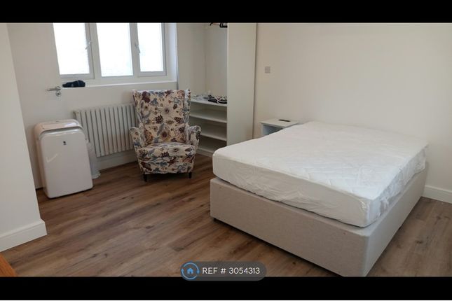 St Davids Place, London photo 4