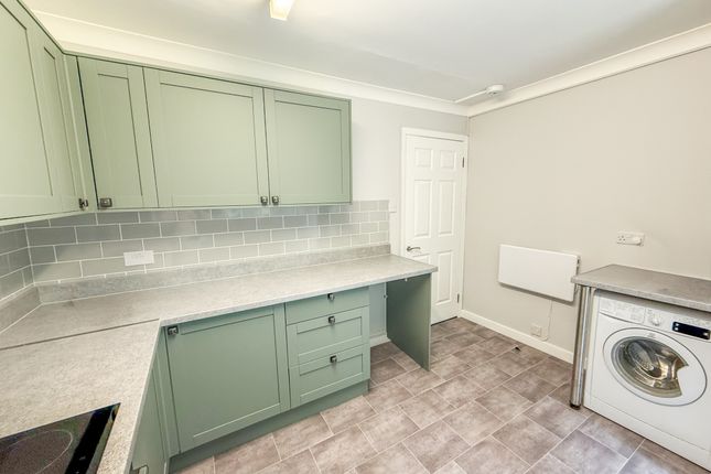 14, Queens Court, Perth photo 4