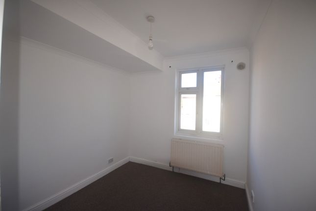 80a, Malvern Road, Hornchurch photo 3