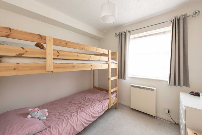 Flat for sale in Regal Court, Western Road
