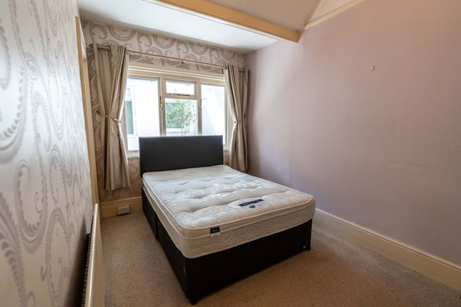 Flat to rent in Borstal Road, Rochester, Kent