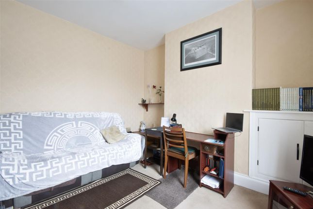 101, Barker Lane, Chesterfield photo 4