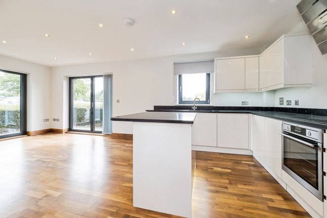 12 Woolston Manor,, Abridge Road, Essex photo 3