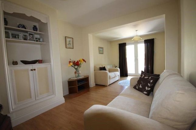 Albert Road, Egham photo 4