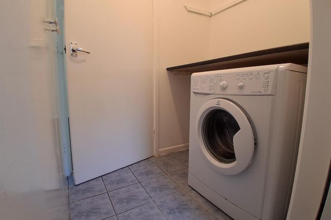 9, Applewood Court, Swindon photo 5
