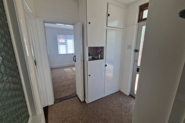 26, Beverly Close, Gosport photo 4